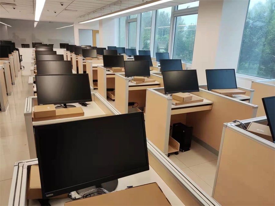 北京清華附中外籍人員子女學校升降屏風教室