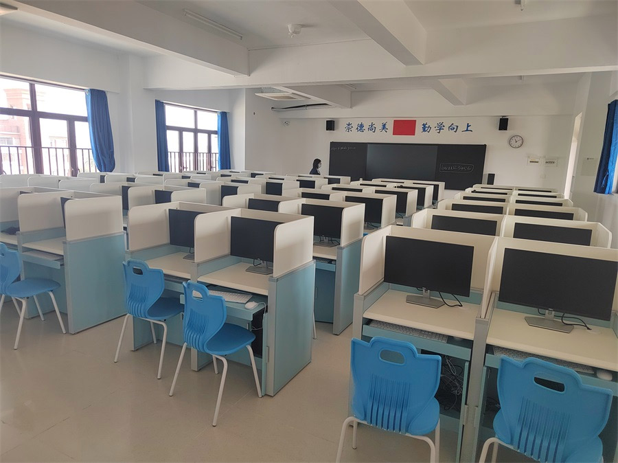 廣州華萬學(xué)校升降屏風(fēng)語音教室考場(chǎng)