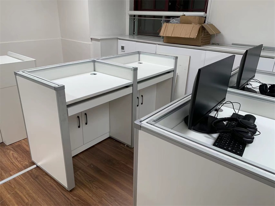 上海黃浦區同創中學語音教室和計算機教室