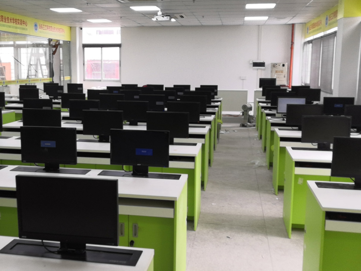 廣東汕頭某職業(yè)技術(shù)學校培訓中心多媒體教室