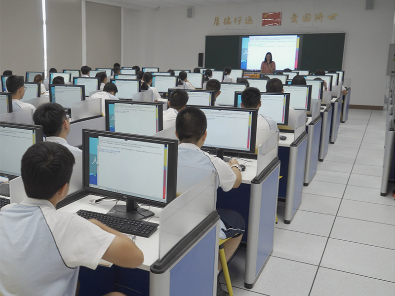 中山市迪茵公學(xué)三代升降屏風(fēng)計(jì)算機(jī)語音教室